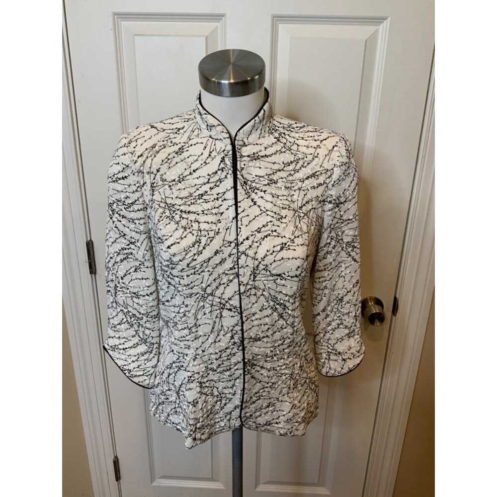Alex Evenings White Jacket W/ Black, White & Silver Floral Leaf Pattern, Size SP